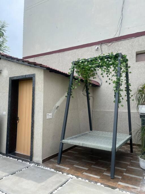 Saiba Outhouse- 4 Bed Room- Pool- Theatre- Partyhall- Garden & Terrace Sitting Area 斋浦尔 外观 照片