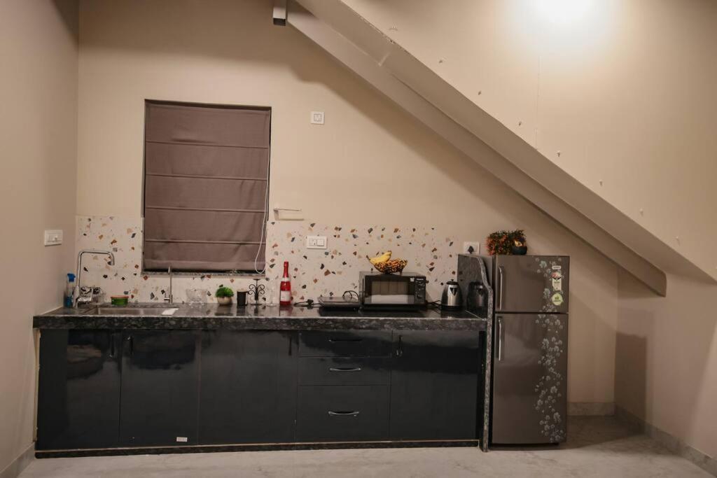 Saiba Outhouse- 4 Bed Room- Pool- Theatre- Partyhall- Garden & Terrace Sitting Area 斋浦尔 外观 照片