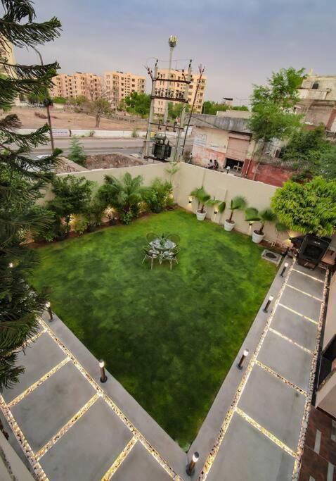 Saiba Outhouse- 4 Bed Room- Pool- Theatre- Partyhall- Garden & Terrace Sitting Area 斋浦尔 外观 照片