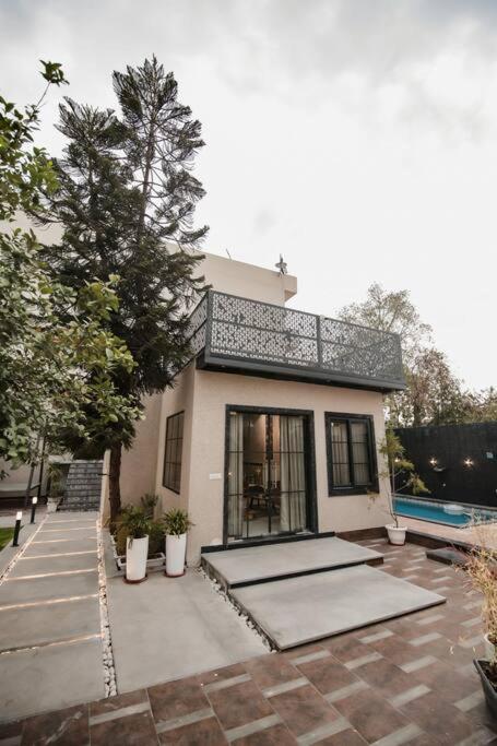 Saiba Outhouse- 4 Bed Room- Pool- Theatre- Partyhall- Garden & Terrace Sitting Area 斋浦尔 外观 照片