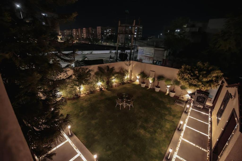Saiba Outhouse- 4 Bed Room- Pool- Theatre- Partyhall- Garden & Terrace Sitting Area 斋浦尔 外观 照片